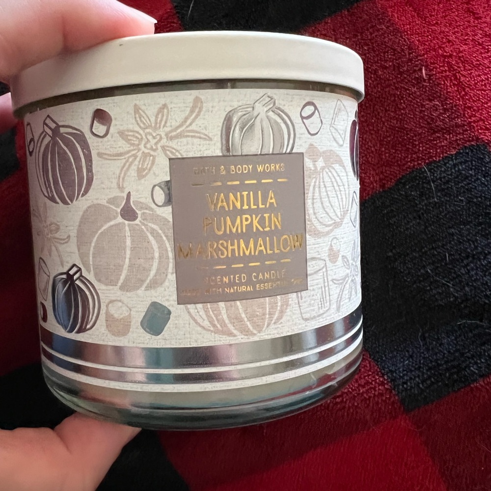 Bath & Body Works candle